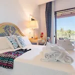 فندق Eros 4*