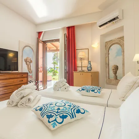 Eros Hotel 4*